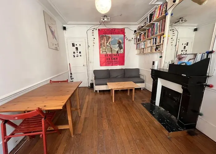 Apartment Near Montmartre